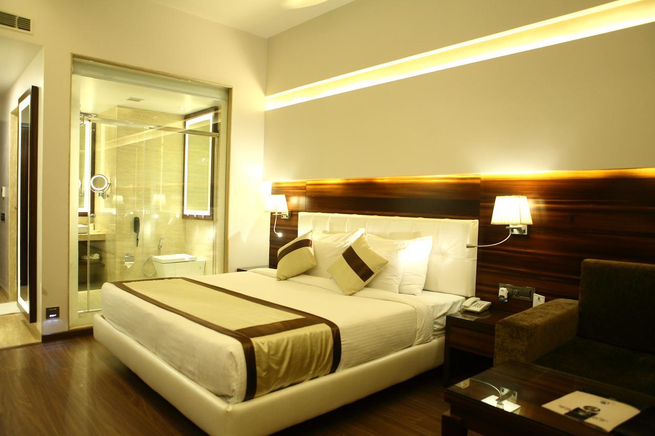 Viceroy Inn Dehradun Exterior photo